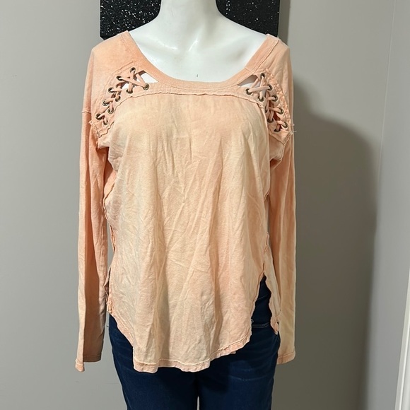 Free People We The Free First Love Oversized Peach Lace Up Long Sleeve Tee Sz XS - Picture 4 of 12